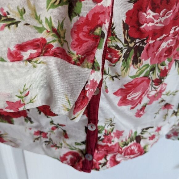 FERRACHE white floral button up cardigan pearl buttons Medium @O - Picture 6 of 8